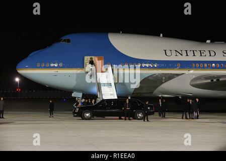 November 09, 2018 - Paris, France: US Air Force One, the American presidential plane, lands in Orly. L'avion presidentiel americain, le US Air Force One, sur le tarmac de l'aeroport d'Orly. *** FRANCE OUT / NO SALES TO FRENCH MEDIA *** Stock Photo