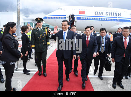 Singapore. 12th Nov, 2018. Chinese Premier Li Keqiang arrives in Singapore, Nov. 12, 2018. Li arrived here Monday to start his first official visit to Singapore. During the visit, Li is also going to attend the 21st China-ASEAN (the Association of Southeast Asian Nations) (10 1) leaders' meeting, the 21st ASEAN-China, Japan and South Korea (10 3) leaders' meeting and the 13th East Asia Summit. Credit: Zhang Ling/Xinhua/Alamy Live News Stock Photo