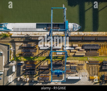 Aerial view, tube loading on a cargo ship, Duisport, Duisburg port, logistics, goods transport, goods transfer, inland shipping, Kasslerfeld, Duisburg