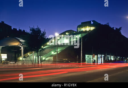 Wien, Hauptbibliothek am Gürtel, Urban-Loritz-Platz 2A Stock Photo