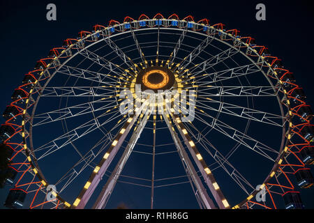 Ferris wheel, Volksfest Cannstatter Wasen 2018, night scene, Bad Cannstatt, Stuttgart, Baden-Württemberg, Germany Stock Photo