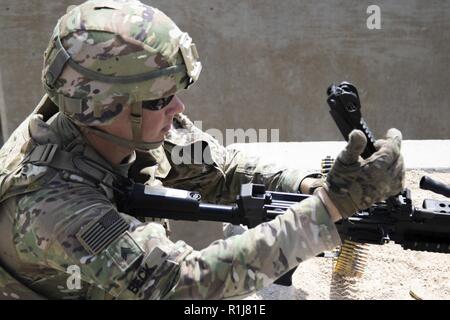 After a morning of zeroing their weapon systems, Red Bull Soldiers of ...