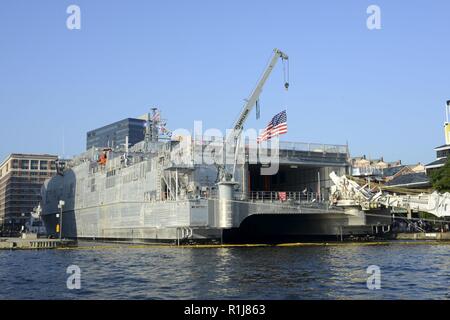 BALTIMORE (Oct. 7, 2018) The Spearhead-class expeditionary fast transport ship USNS City of Bismarck (T-EPF 9) is moored in Baltimore's Inner Harbor during Maryland Fleet Week and Air Show Baltimore. MDFWASB is Baltimore’s celebration of the sea services and provides an opportunity for the citizens of Maryland and the city of Baltimore to meet Sailors, Marines and Coast Guardsmen, as well as see firsthand the latest capabilities of today’s maritime services. Stock Photo