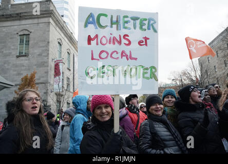 Montreal,Canada.10 November,2018.Montrealers participating in a climate march for the environment.Credit:Mario Beauregard/ALamy Live News Stock Photo