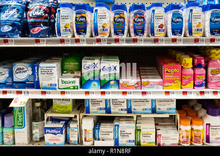 Shelves full of medications Stock Photo - Alamy