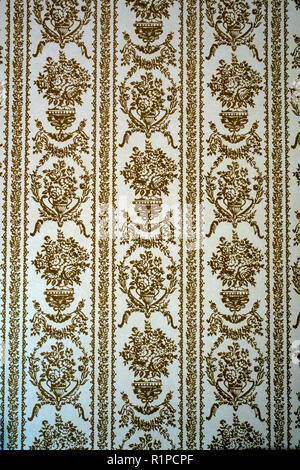 gold finished flock style old fashioned wallpaper Stock Photo