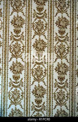 gold finished flock style old fashioned wallpaper Stock Photo