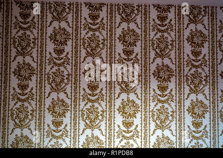 gold finished flock style old fashioned wallpaper Stock Photo