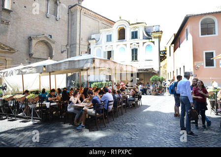 Tonnarello restaurant on Via Della Paglia in Rome Trastevere district. Stock Photo