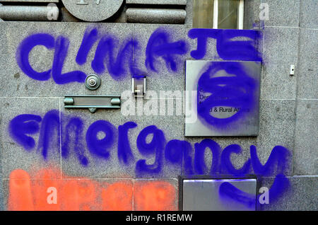 London, UK. 14th November 2018. Several people are arrested as Extinction Rebellion environmental campaigners protest at the Dept of the Environment and Rural Affairs (DEFRA)  before a crucial cabinet meeting to discuss Brexit Credit: PjrFoto/Alamy Live News Stock Photo