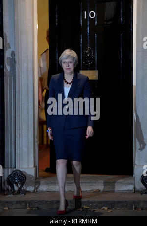 London, UK. 14th Nov 2018. Theresa May Brexit Statement. The Prime Minister Theresa May makes a statement in Downing Street following an extensive cabinet meeting inside Number 10 on the proposed Brexit deal. Picture by Andrew Parsons / Parsons Media Credit: andrew parsons/Alamy Live News Stock Photo
