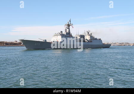 The destroyer ROKS Chungmugong Yi Sunsin (DDH975) of South Korean