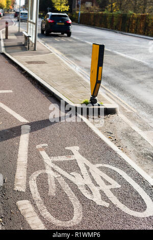 Cycle path along Huntingdon Rd, Cambridge, UK Stock Photo