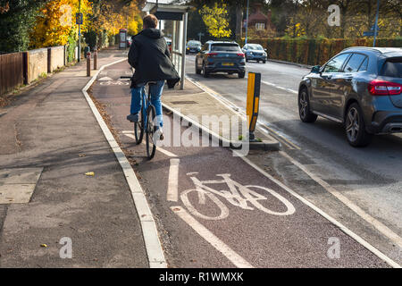 Cycle path along Huntingdon Rd, Cambridge, UK Stock Photo