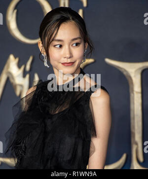 LONDON, ENGLAND - NOVEMBER 13: Claudia Kim attends the UK Premiere of 'Fantastic Beasts: The Crimes Of Grindelwald' at Cineworld Leicester Square on N Stock Photo