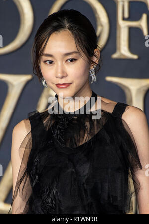 LONDON, ENGLAND - NOVEMBER 13: Claudia Kim attends the UK Premiere of 'Fantastic Beasts: The Crimes Of Grindelwald' at Cineworld Leicester Square on N Stock Photo