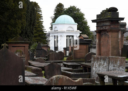 Dumfries, Dumfries & Galloway, Scotland. The Robert Burns mausoleum framed by the grave stones in St Michael's churchyard. Stock Photo