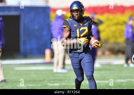 Morgantown, West Virginia, USA. 10th Nov, 2018. West Virginia Mountaineers wide receiver GARY JENNINGS JR. (12) warms up prior to the Big 12 football game played at Mountaineer Field in Morgantown, WV. #9 WVU beat TCU 47-10 Credit: Ken Inness/ZUMA Wire/Alamy Live News Stock Photo