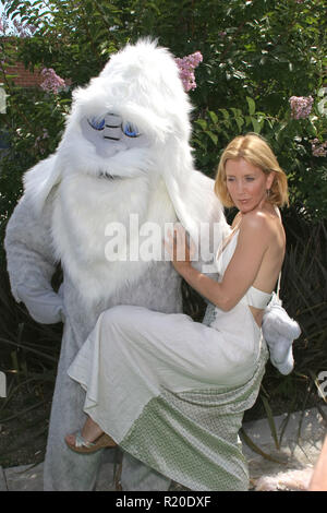 Felicity Huffman   07/22/06 CHOOSE YOUR OWN ADVENTURE: The Abominable Snowman  @  STAR & the STAR ECO Station photo by Jun Matsuda/HNW / PictureLux  (July 22, 2006) Stock Photo