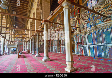 CAIRO, EGYPT - DECEMBER 21, 2017:  Interior of the medieval mosque, built by Mamluk Sultan Al-Muayyad, it's famous for the intricate decorations of in Stock Photo