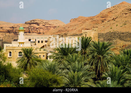 Mosque and ruins of old fort in Wadi Dayqah, Oman Stock Photo