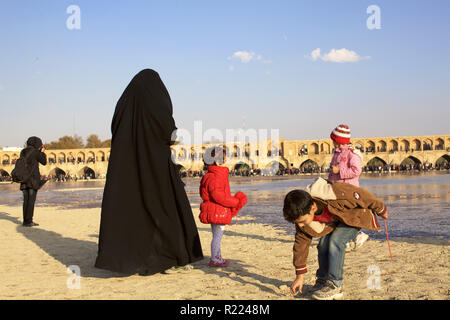 Iran: Isfahan 2011/11/07. People desperate for water, near the Allahverdi Khan Bridge (popularly known as Si-o-se-pol), across the Zayanderud river. V Stock Photo