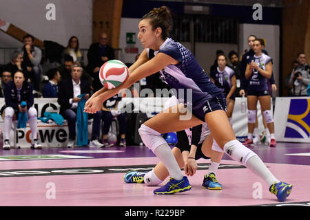 Chieri, Italy. 15th November, 2018. during the Serie A Samsung 2018/19 volleyball woman match between FENERA CHIERI VS UNET E-WORK BUSTO ARSIZIO at PalaFenera on 15 November, 2018 in Chieri (TO), Italy. Credit: FABIO PETROSINO/Alamy Live News Stock Photo