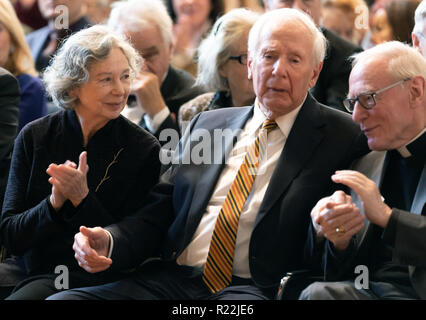 Hamburg, Germany. 16th Nov, 2018. The writer Ulla Hahn talks to her husband Klaus von Dohnanyi and Archbishop Werner Thissen (r) during the award ceremony of the Hannelore-Greve Literature Prize at Hamburg City Hall. The Literature Prize, endowed with 25,000 euros, will be awarded for the eighth time. Credit: Ulrich Perrey/dpa/Alamy Live News Stock Photo