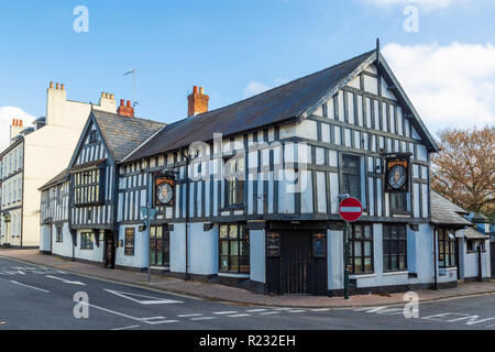 The Queen's Head Inn, St James Street, Monmouth, a sixteenth century coaching inn, said to be haunted. Stock Photo