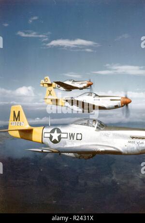 US Air Force World war two, P-51D Mustangs of the 4th Fighter Squadron in flight, Italy, 1944 Stock Photo