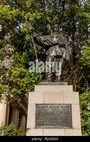 The Captain Robert Falcon Scott statue in Waterloo Place, St. James, London, England, United Kingdom, Europe Stock Photo