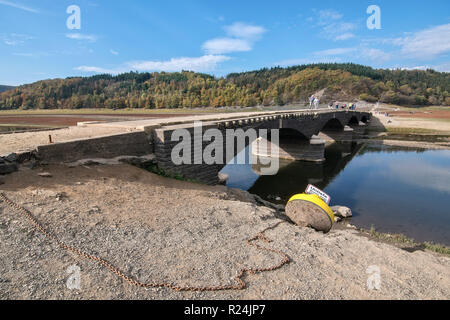 Aseler Bridge over the almost dry Edersee Lake in Kellerwald-Edersee National Park. Stock Photo