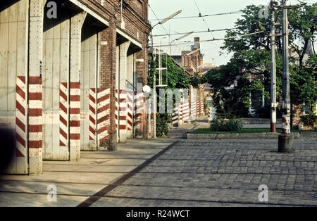 Die Remise Währing, Kreuzgasse ist eine ehemalige, denkmalgeschützte Remise der Wiener Linien. Der Gebäudekomplex befindet sich im Bezirksteil Währing Stock Photo