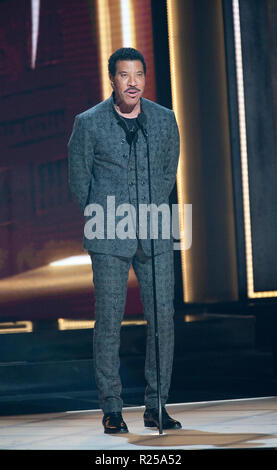 Nov. 14, 2018 - Nashville, Tennessee; USA -  LIONEL RICHIE presents  at the 52nd Annual CMA Awards that took place at the Bridgestone Arena located in downtown Nashville.  Copyright 2018 Jason Moore. (Credit Image: © Jason Moore/ZUMA Wire) Stock Photo