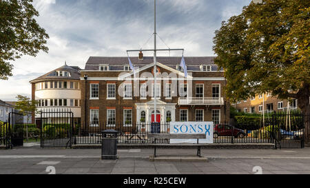 London, England, UK - September 9, 2018: Linden House, clubhouse of the London Corinthian Sailing Club and the Sons Of The Thames Rowing Club, stands  Stock Photo