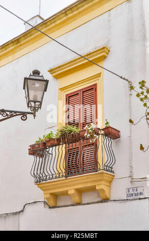 Detail of house at Via Contarini in historic center of Gallipoli, Apulia, Italy Stock Photo