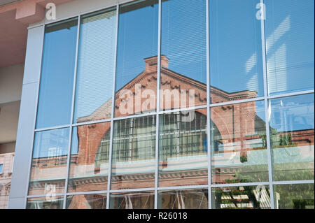 Die Remise Währing, Kreuzgasse ist eine ehemalige, denkmalgeschützte Remise der Wiener Linien. Der Gebäudekomplex befindet sich im Bezirksteil Währing Stock Photo