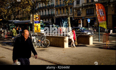 Street scene near the metro in the Boulevard de Strasbourg, Toulouse, France Stock Photo