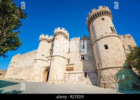 Palace Of The Grand Masters, Rhodes  Castle, Beautiful castles, Medieval  castle