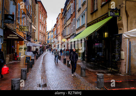 Street scene in the Rue des Filatiers in the Carmes district of Toulouse, France Stock Photo