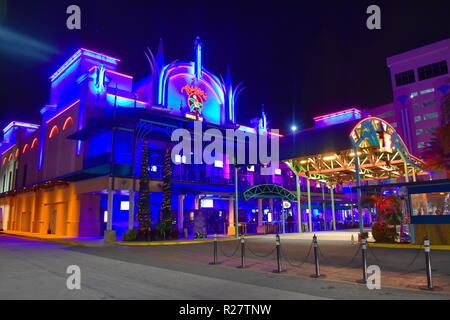 Orlando, Florida . November 07, 2018 Mango's colorful iluminated building in International Drive area. Stock Photo