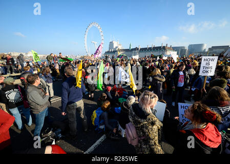 Westminster Bridge, London, UK. Organised by Extinction Rebellion, a protest is underway to 'rebel against the British Government for criminal inaction in the face of climate change catastrophe and ecological collapse'. Protesters are blocking the Thames bridges of Westminster, Waterloo, Southwark, Blackfriars and Lambeth thereby disrupting traffic