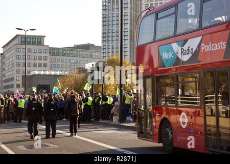 London, UK. 17th November 2018. London buses are blocked by Extinction Rebellion protests on Waterloo Bridge. Credit: Dimple Patel/Alamy Live News