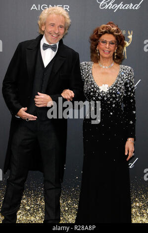 Thomas Gottschalk and Sophia Loren attending the 70th Bambi Awards at Stage Theater on November 16, 2018 in Berlin, Germany. Stock Photo