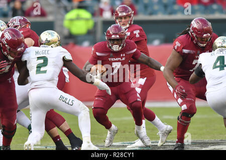 Philadelphia, Pennsylvania, USA. 17th Nov, 2018. Temple Owls running back RYQUELL ARMSTEAD (7) looks for running room during the American Athletic Conference football game played at Lincoln Financial Field in Philadelphia. Temple beat USF 27-17. Credit: Ken Inness/ZUMA Wire/Ģ����ý Live News Stock Photo