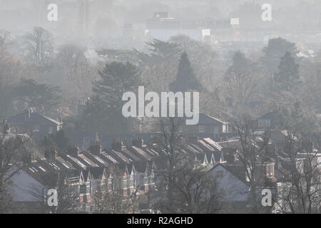 London, UK. 18th Nov, 2018. Wimbledon bathed in lovely autumn sunshine on a cold and sunny November morning Credit: amer ghazzal/Alamy Live News Stock Photo