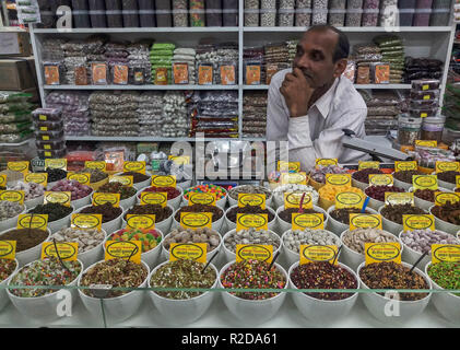 Mohali, Punjab, India. 19th Nov, 2018. A vendor seen waiting for customers in Mohali, India. Mohali is a city in the Sahibzada Ajit Singh Nagar district in Punjab, India, which is a commercial hub lying south-west to the Union Territory of Chandigarh. Mohali has emerged as one of the most important cities in Punjab and the rest of northern India; it is developing rapidly as an IT Hub of the state. Credit: Saqib Majeed/SOPA Images/ZUMA Wire/Alamy Live News Stock Photo