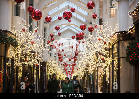 London, UK. 19th Nov, 2018. The iconic 19th century Burlington shopping arcade in Piccadilly is lined with Christmas decorations Credit: amer ghazzal/Alamy Live News Stock Photo
