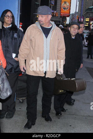 New York, USA. 19th November, 2018. Garth Brooks seen at Good Morning America promoting his new CD, The Anthology Part III Live on November 19, 2018 in New York City. Credit: RW/MediaPunch Credit: MediaPunch Inc/Alamy Live News Stock Photo