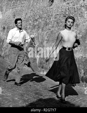 Peccato che sia una canaglia Too Bad She's bad Year : 1955 Italy Director : Alessandro Blasetti Marcello Mastroianni, Sophia Loren Stock Photo